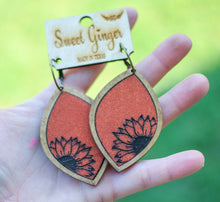 Load image into Gallery viewer, Engraved sunflowers