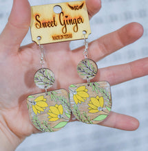 Load image into Gallery viewer, Distressed 2 Piece Floral Semi Circle