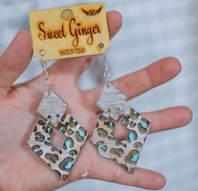 Load image into Gallery viewer, Distressed Cheetah Diamond