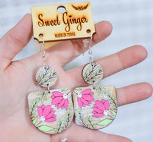 Load image into Gallery viewer, Distressed 2 Piece Floral Semi Circle