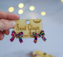 Load image into Gallery viewer, Bow Studs