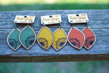 Load image into Gallery viewer, Engraved sunflowers