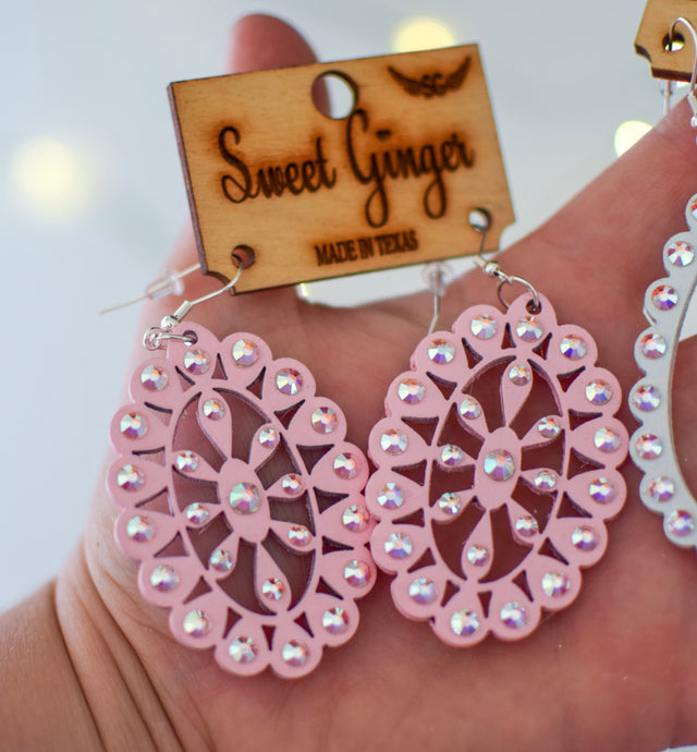 Breast cancer awareness bellas