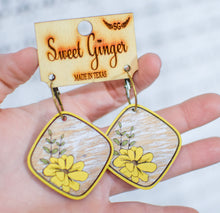 Load image into Gallery viewer, Distressed Floral on Hoops