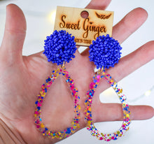 Load image into Gallery viewer, Night out with seed topper