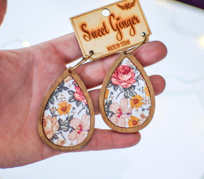 Mixed Rose Fall Floral Teardrop