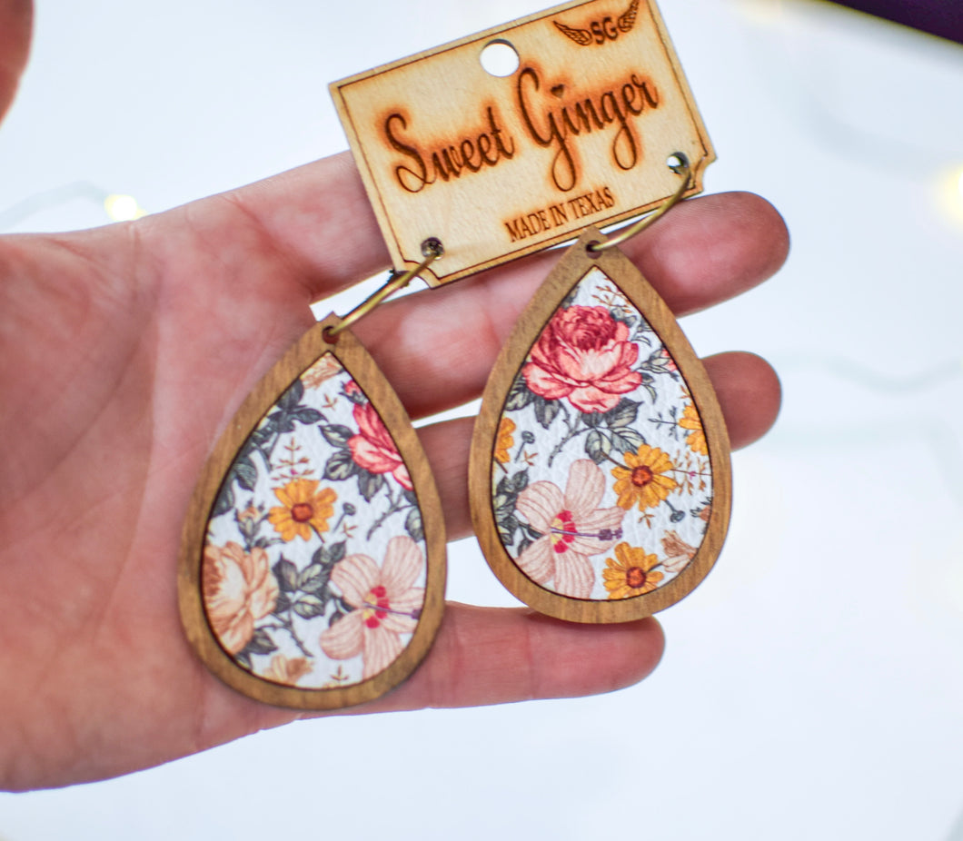 Mixed Rose Fall Floral Teardrop