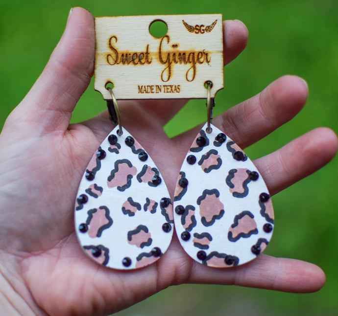 White and brown cheetah teardrop