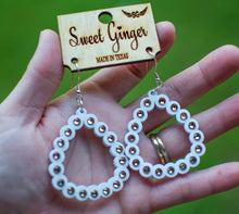 Load image into Gallery viewer, Sweetheart scallops