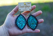 Load image into Gallery viewer, Diva Goddess