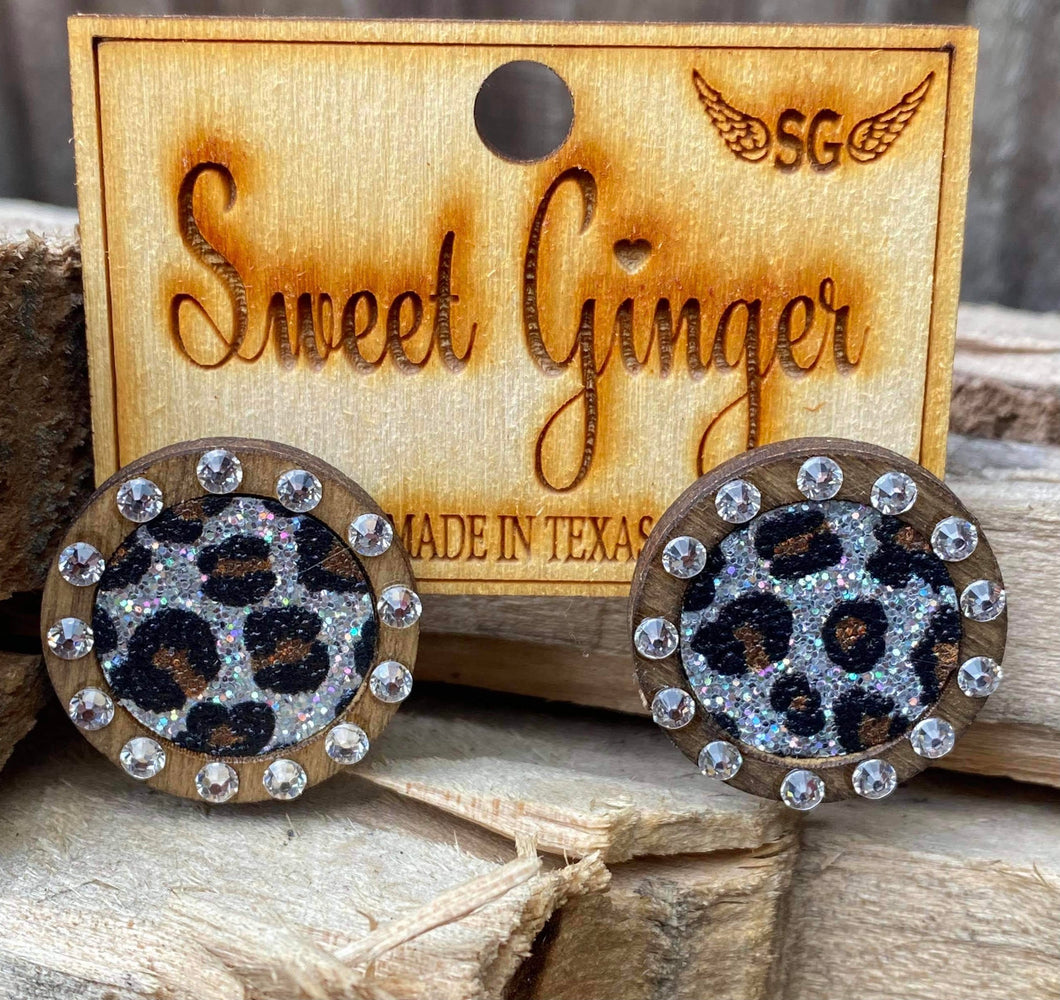 Silver Leopard button stud