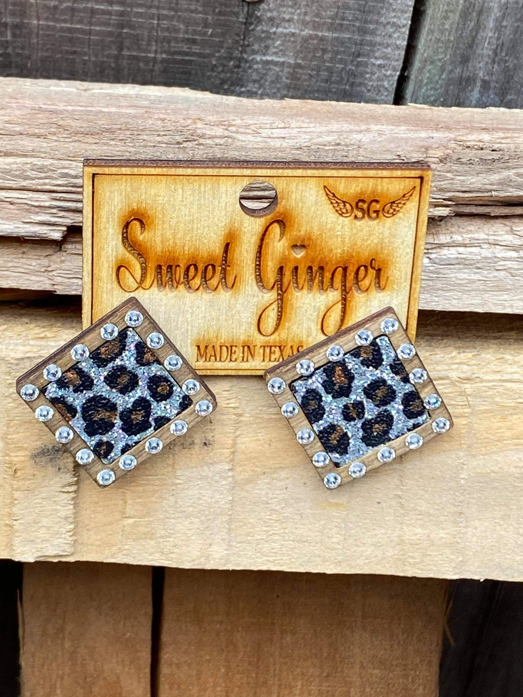 silver leopard diamond stud
